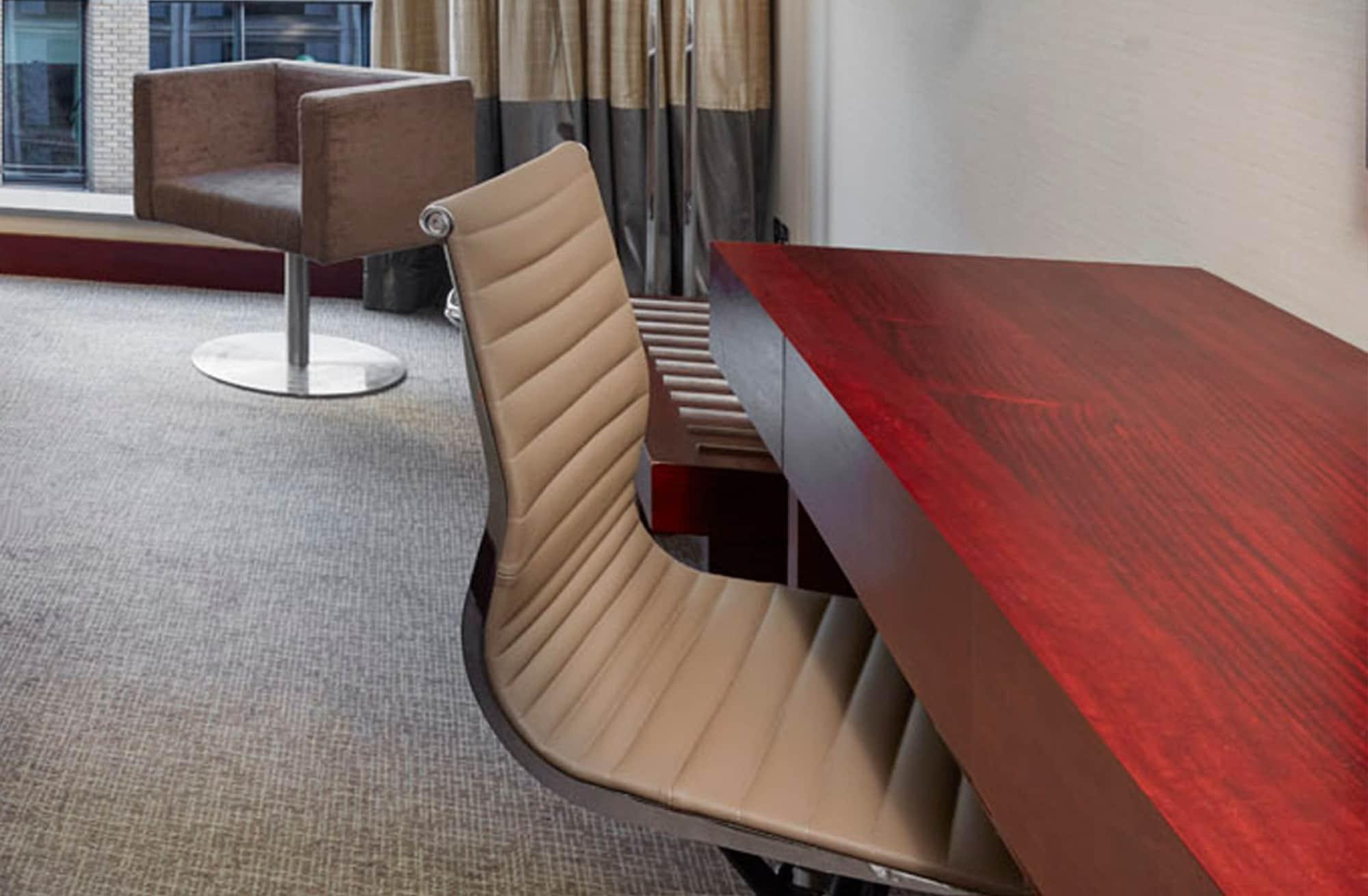 Leonardo Royal London St Paul'S Hotell Exteriör bild The chair of the meeting room
