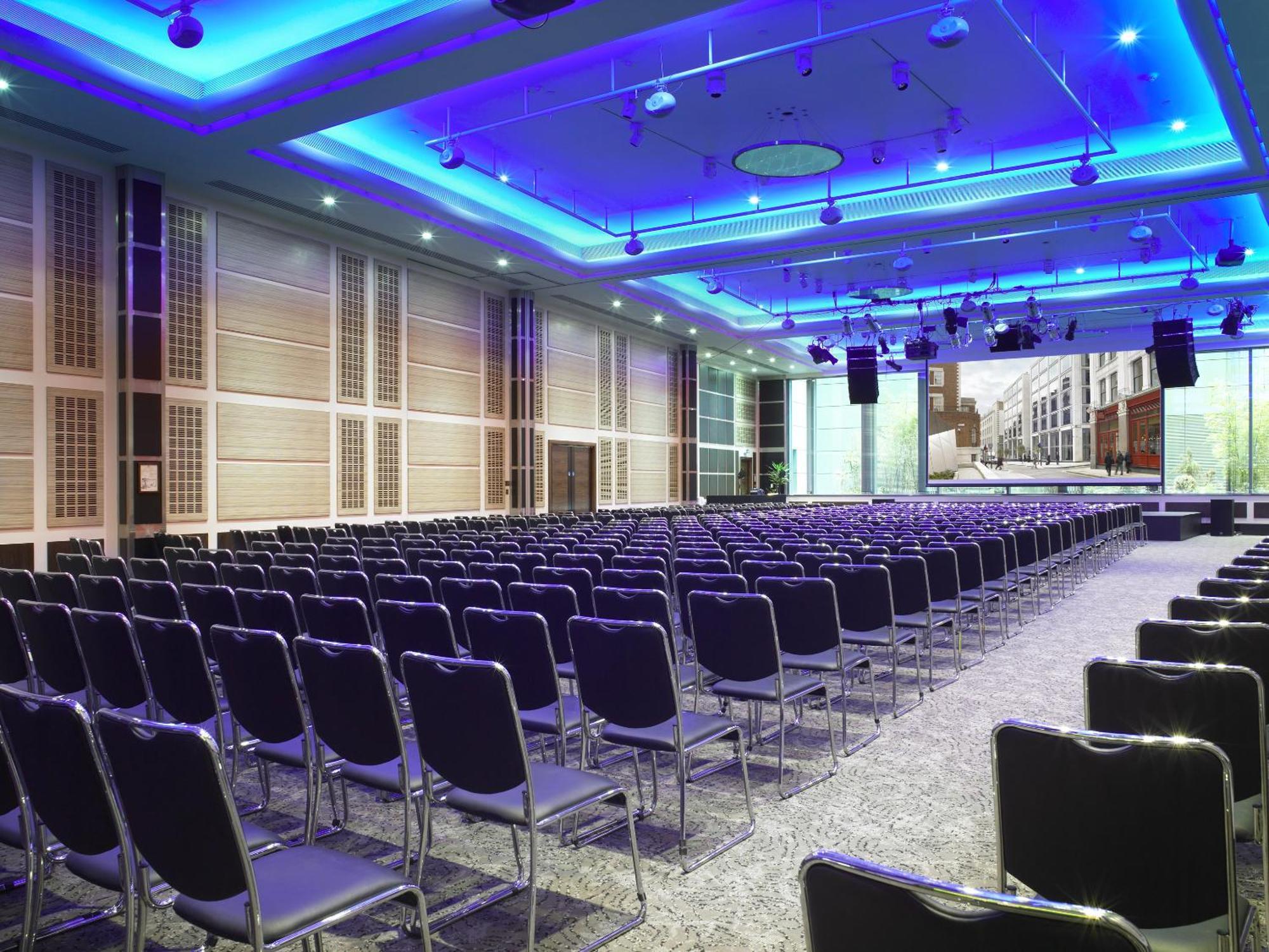 Leonardo Royal London St Paul'S Hotell Exteriör bild The conference hall of the hotel